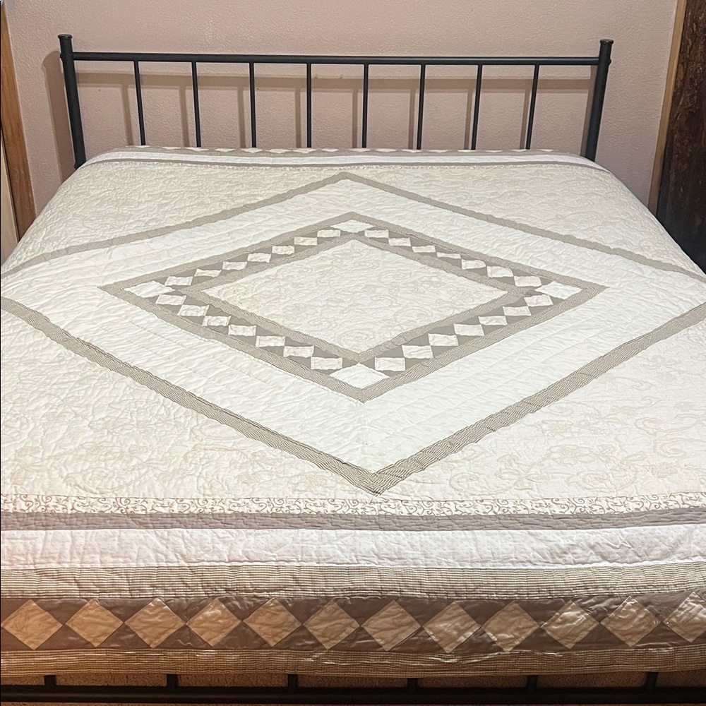 Neutral Embroidered Quilt 84x84 Cottage Farmhouse Full Queen Cream Beige